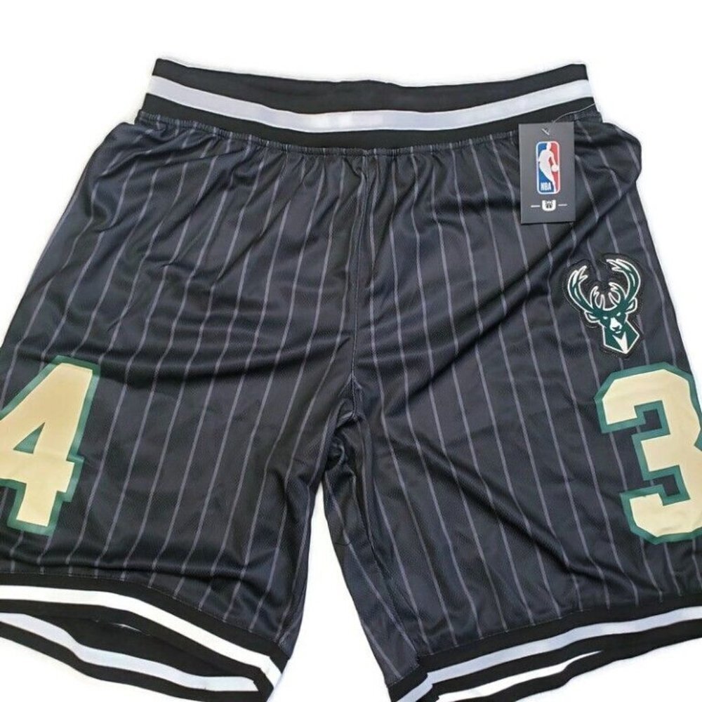 NBA Mens L Milwaukee Bucks UNK Athletic Basketball Shorts Giannis Antetokounmpo